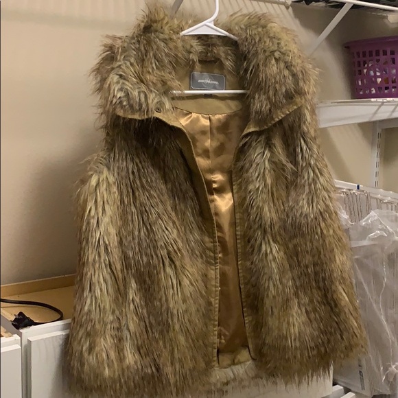 Johnston & Murphy Jackets & Blazers - Johnston & Murphy faux fur vest